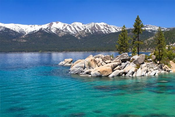 12 lagos mejor calificados en California