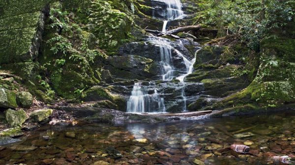 10 cascadas increíbles en Nueva Pullover