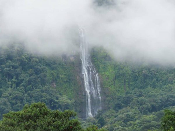 12 cascadas asombrosas en Costa Rica