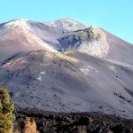 Turismo en el volcán de Tajogaite