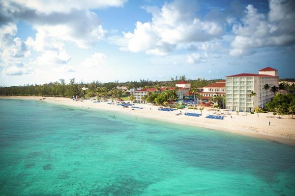 Hotel Breezes Bahamas un paraíso tropical para familias