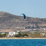 4 lugares para practicar kitesurf y windsurf en Paros