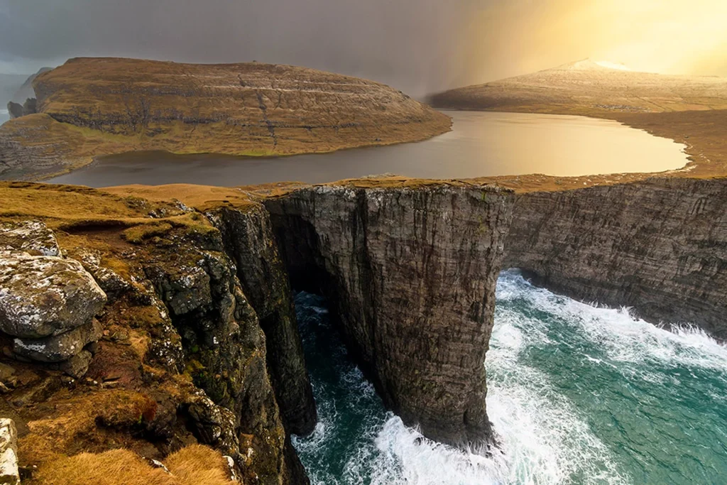 Islas del encanto Nórdico una odisea por la salvaje Islandia