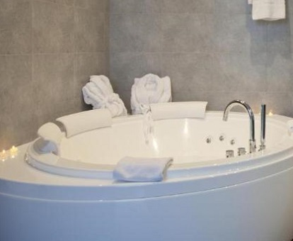 Aventúrate en habitaciones con jacuzzi bizkaia: Lo que no te puedes perder.