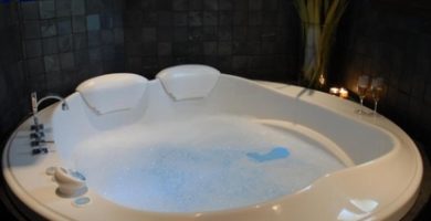 Aventúrate en hoteles con jacuzzi en habitacion malaga: Lo que no te puedes perder.