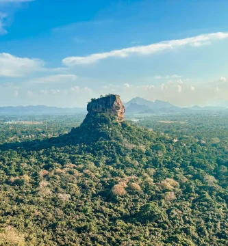 Ruta de 10 días por Sri Lanka descubre templos, playas y safaris