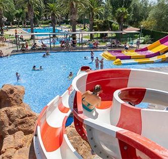 Aventúrate en hotel Torremolinos con toboganes: Lo que no te puedes perder.