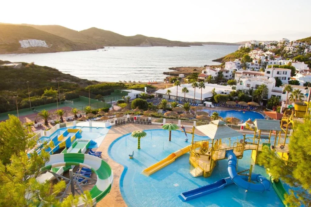 Explorando hoteles niños menorca: Una experiencia única y emocionante.