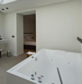 Todo lo que necesitas saber sobre hoteles Girona con jacuzzi en un solo lugar.